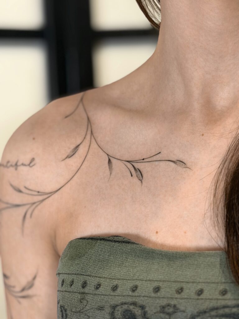 Tatuaż ptaka – wzory, style i najlepsze miejsca na ciele. Gdzie zrobić w Gdańsku? 2 - 2 Tatuaż – Zajawa Tattoo Gdańsk